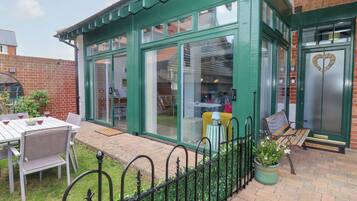 Cottage | Outdoor dining