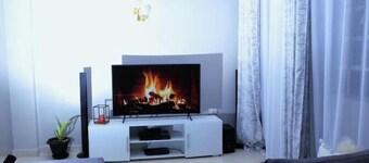 Raine Apartments, 2 bedroom unit with Netflix wifi