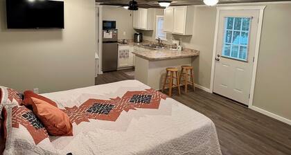 Charming new tiny house-Friendship IN