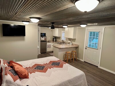 Charming new tiny house-Friendship IN