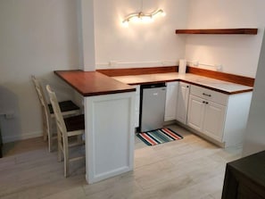 Micro-ondas, fogão, cooktop, lava-louças