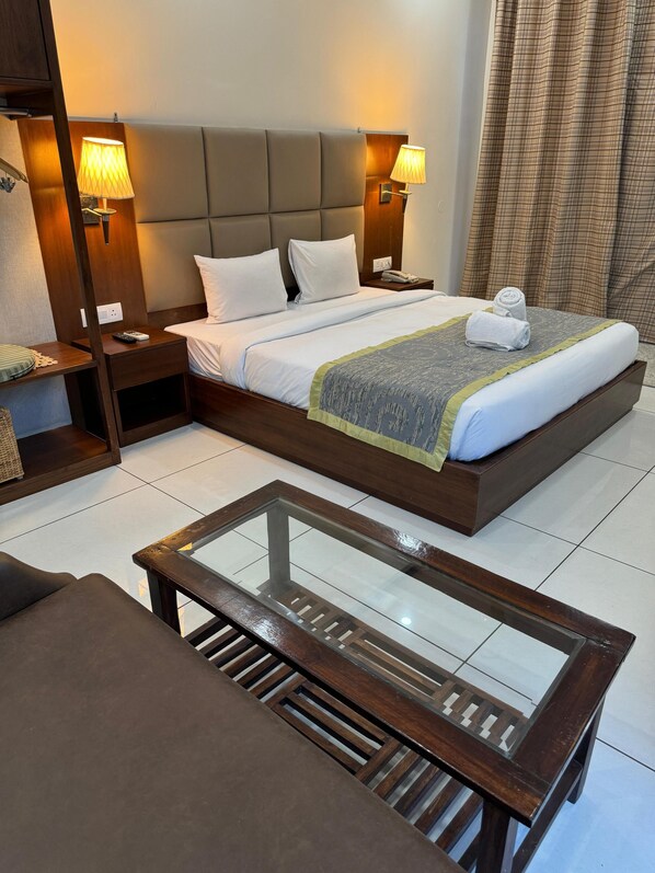 Free WiFi, bed sheets