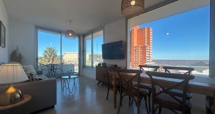 Ocean view and Cerros! 2 bathrooms, double and new apt! (Suitable for pets)
