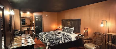 Superior Single Room | Desk, free WiFi