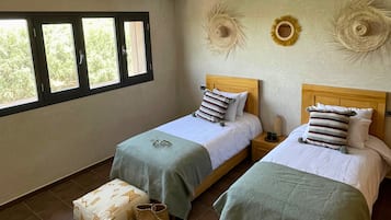 In-room safe, blackout drapes, free WiFi