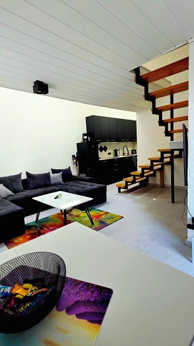 Stylisches Loft-Apartment mit Arbeitsplatz – Ruhige Lage im Rhein-Main-Gebiet