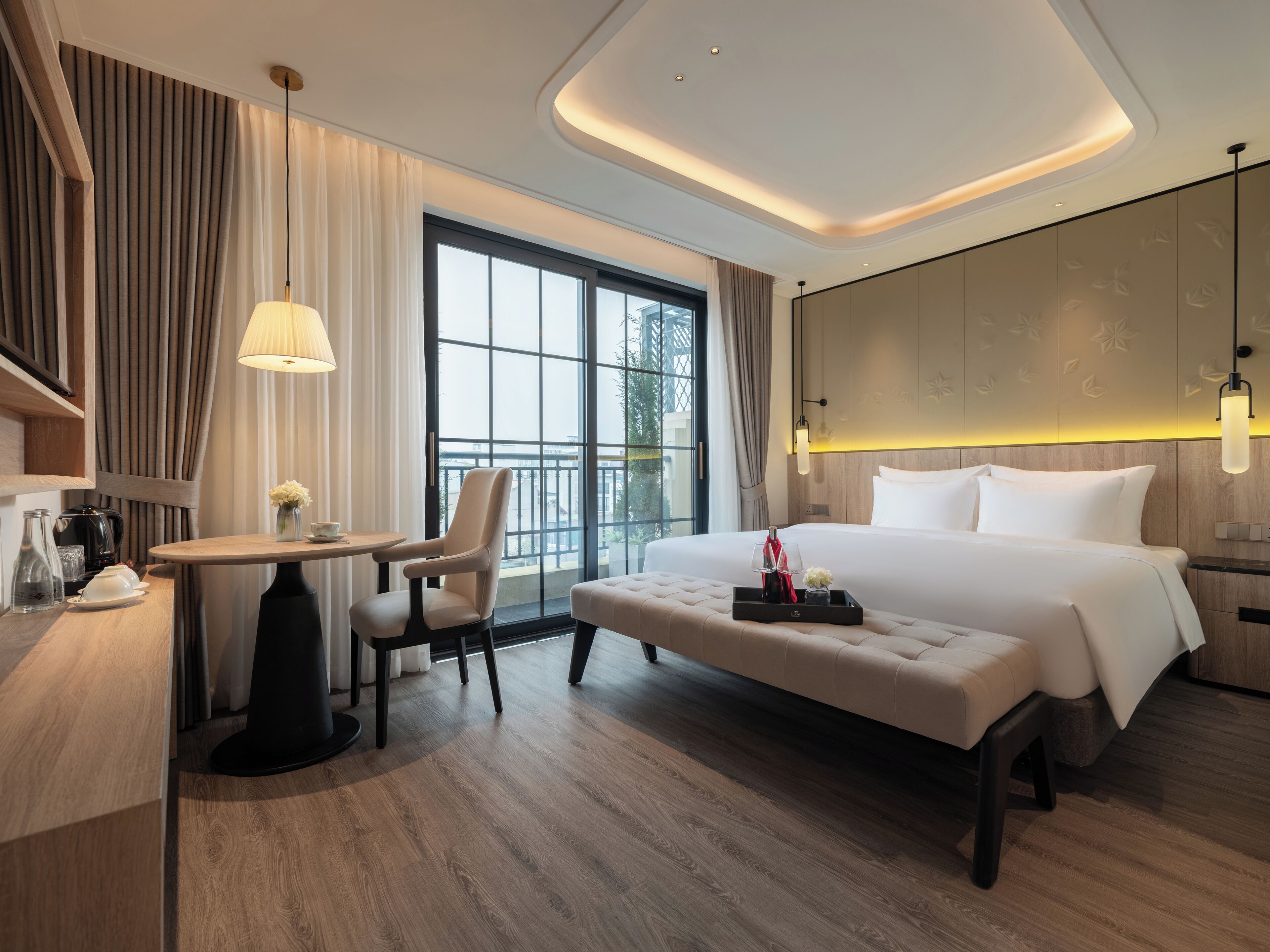 Signature La Gare Terrace Suite Railway View