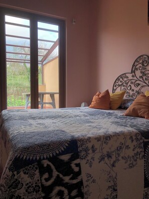 4 bedrooms, WiFi, bed sheets, wheelchair access