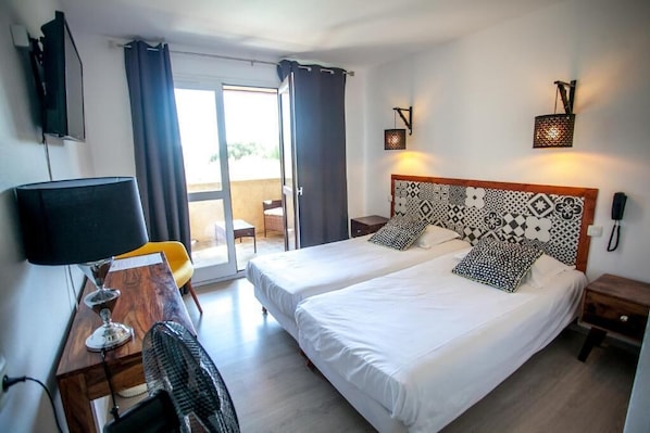 Superior Double Room, Non Smoking, Garden View | In-room safe, individually decorated, individually furnished, free WiFi