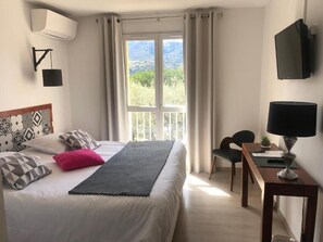 Comfort Double or Twin Room, Garden View | In-room safe, individually decorated, individually furnished, free WiFi
