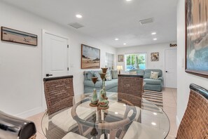 Interior - Indian Rocks Retreat (Indian Rocks Beach)