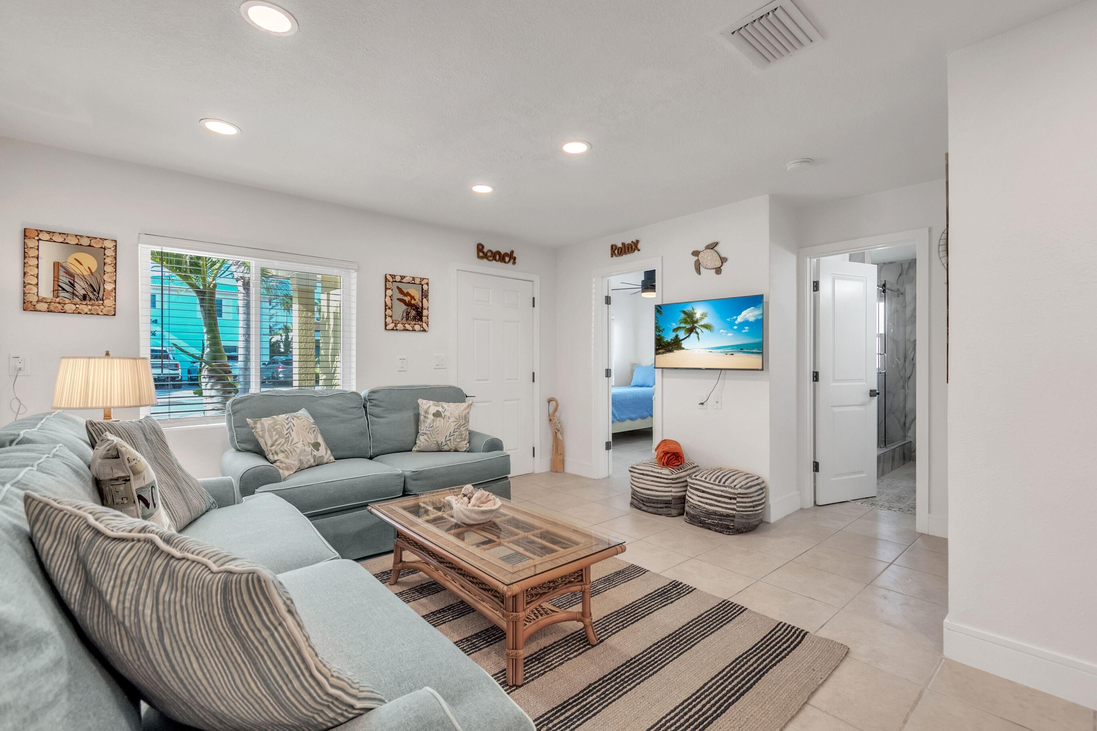 House, Multiple Beds (Indian Rocks Retreat) | Living area