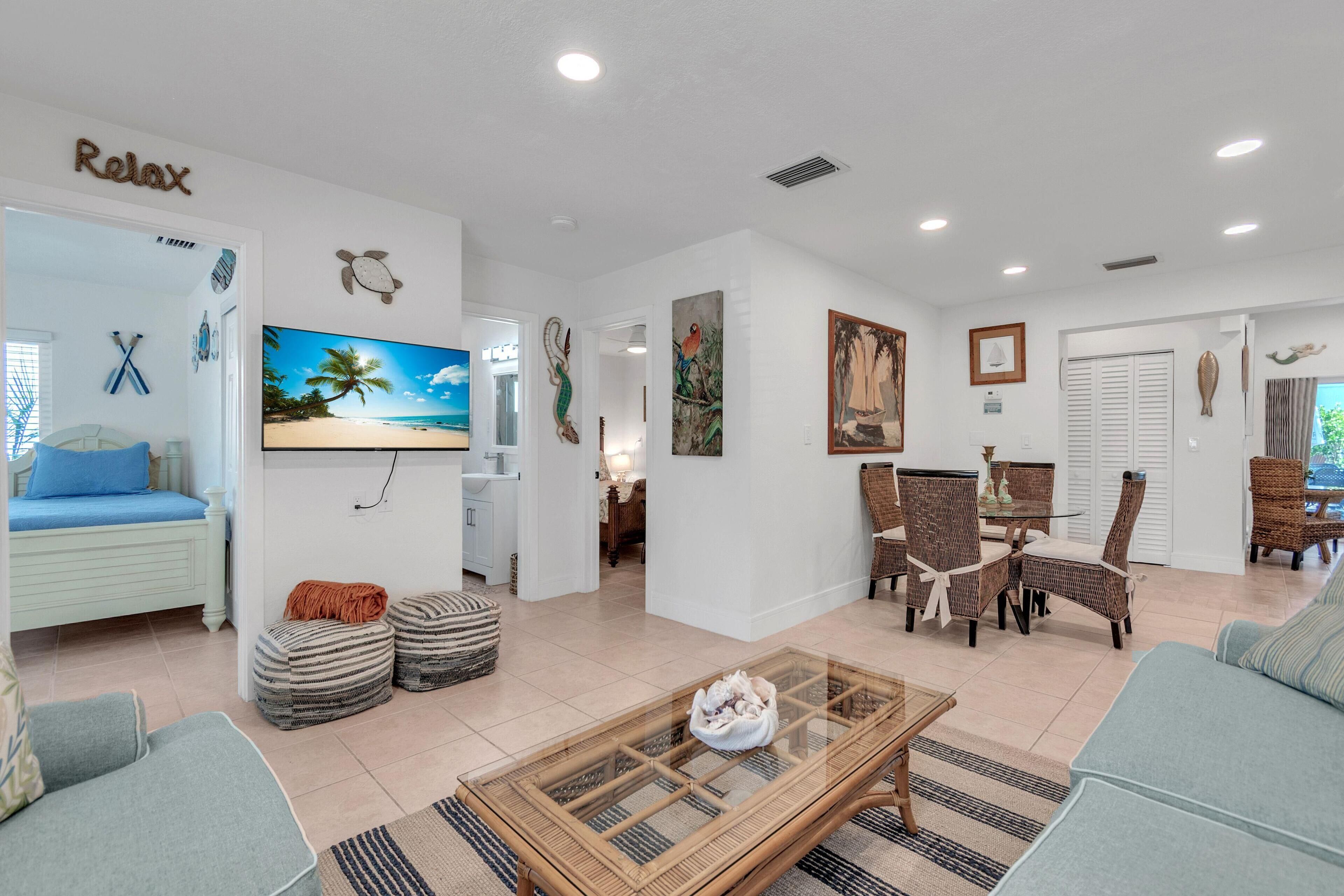 House, Multiple Beds (Indian Rocks Retreat) | Living area