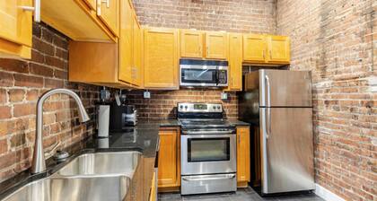 McOuat Place 4D - Luxury 1 Bed Downtown Indy Apartment Prime Location