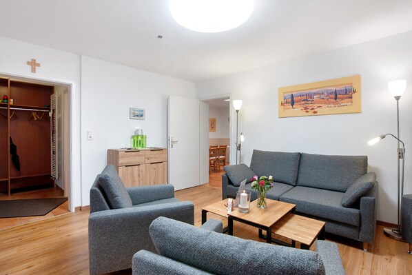 Fernseher, Stereoanlage