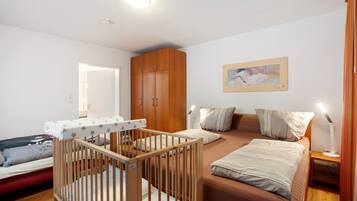 1 多间卧室、熨斗/熨衣板、WiFi、床单