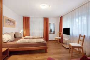 1 chambre, fer et planche à repasser, Wi-Fi, draps fournis