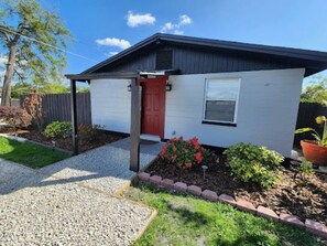 Exterior - Mills House @WP. Sleeps 11 Renovated. Queen beds (Winter Park)