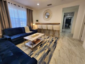 Smart TV - Mills House @WP. Sleeps 11 Renovated. Queen beds (Winter Park)