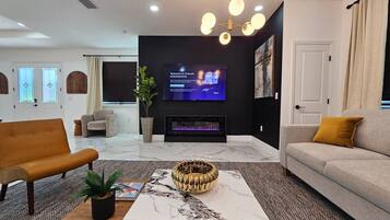 Smart TV, fireplace, stereo