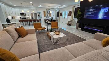 Smart TV, fireplace, stereo