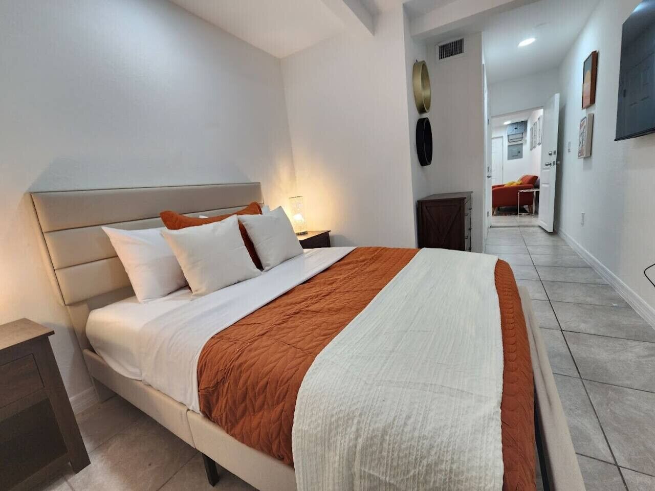 3 Schlafzimmer, Schreibtisch, Bügeleisen/Bügelbrett, WLAN