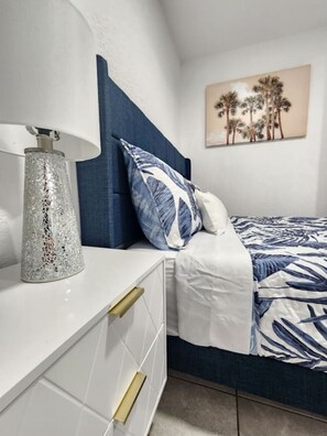 3 habitaciones, escritorio, tabla de planchar con plancha y wifi 