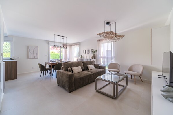 Televisión y reproductor de DVD 