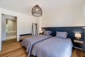 2 bedrooms, iron/ironing board, free WiFi, bed sheets