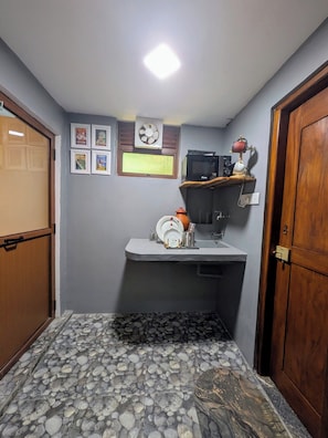 Room, 1 Bedroom, Smoking, Terrace | Interior