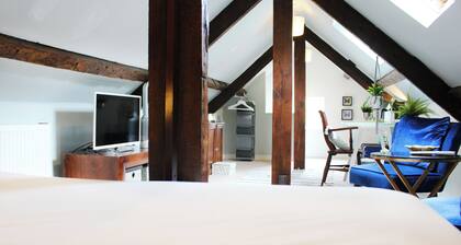 Cosy country house hotel. Pet-Friendly with comfy lounges and beautiful gardens!