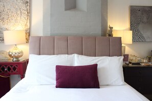Iron/ironing board, internet, bed sheets