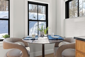 Dining - Upscale 4Bdrm Getaway with Hot Tub, Near Stowe Village & Trails (Stowe)