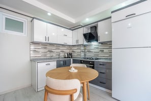 Appartement Deluxe, 2 chambres, non-fumeur, balcon | Draps en coton égyptien, literie de qualité, décor unique