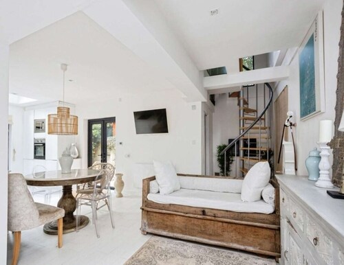 Modern & Pet Friendly Retreat in Kent Countryside