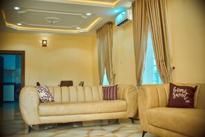 Executive Apartment, Non Smoking | Living area - Pinefield Courts Apartmentl  (Akure)