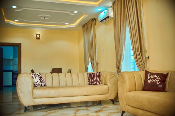 Executive Apartment, Non Smoking | Living area