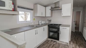 Cookware/dishes/utensils