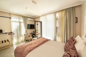 Ropa de cama de alta calidad y minibar 
