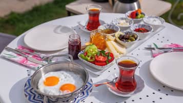 Free daily local cuisine breakfast