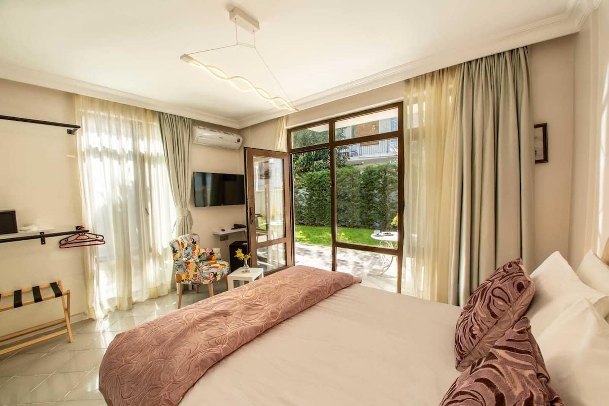 Classic Double Room, Garden View | Premium bedding, minibar, in-room safe, blackout curtains