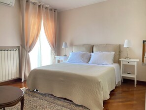 3 chambres, bureau, fer et planche à repasser, Wi-Fi gratuit