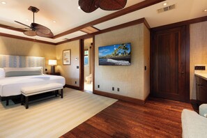 5 bedrooms, iron/ironing board, travel crib, internet