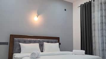 4 bedrooms, iron/ironing board, internet, bed sheets