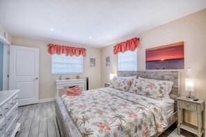 3 habitaciones, escritorio y tabla de planchar con plancha 