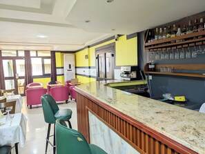 Bar (in der Unterkunft)