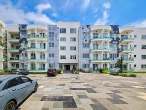 Exterior - Charming apartment in delightful Cantonments with fitness room (Accra)