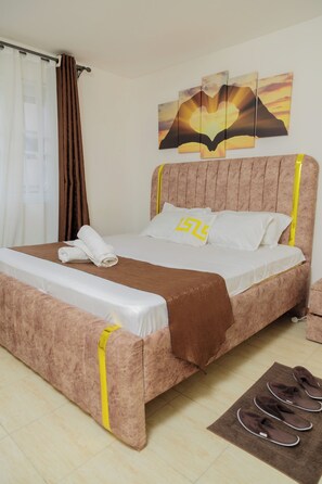 2 bedrooms, desk, iron/ironing board, free WiFi