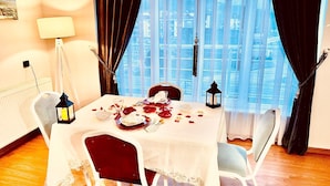 Apartment, 3 Bedrooms | Living area | 40-inch LCD TV with satellite channels - Bagdad Apart (Ordu)