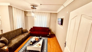 Apartment, 2 Bedrooms | Living area | 40-inch LCD TV with satellite channels - Bagdad Apart (Ordu)